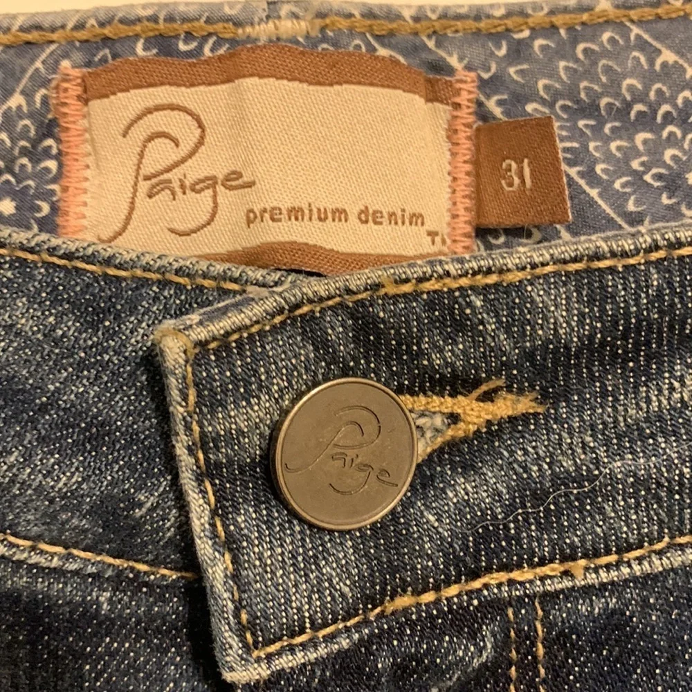PAIGE JEANS SIZE 31 LOW RISE FLARE LEG ALMOST VINTAGE  EXCELLENT CONDITION